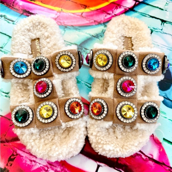 🌈 Kurt Geiger Tan London Orson Crystal Fuzzy Sandals Size 37|Size 7 US NWOB - Picture 2 of 10